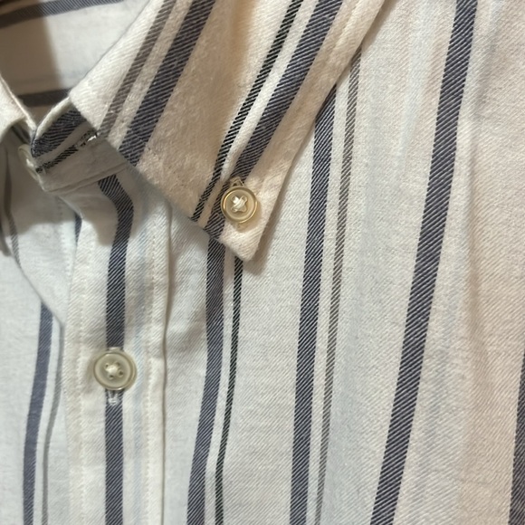 Club Monaco White and Gray Striped Cotton Shirt M NWOT - Picture 3 of 6